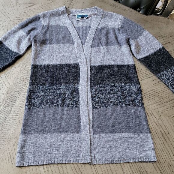 Karen Scott  size M gray cozy open jacket 🤍 - Picture 1 of 6